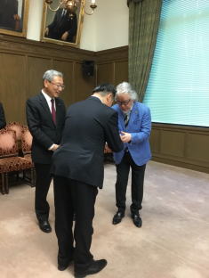参議院議長肖像画掲額式会場にて