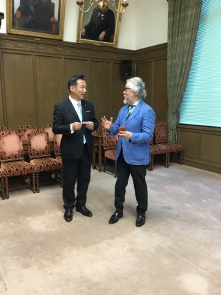 参議院議員と作者